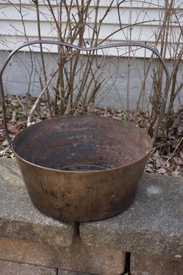 MOST UNIQUE 19TH CENTURY HAND FORGED HEART HANDLED COOKING POT