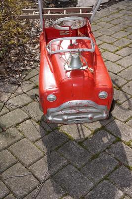 1950's STYLE MURRAY PEDAL FIRE DEPARTMENT TRUCK W/BELL