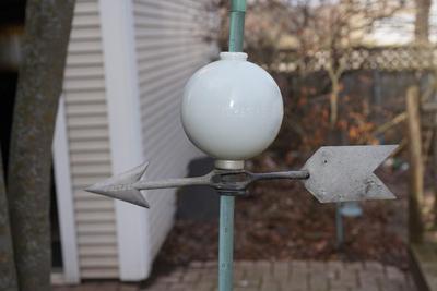 ANTIQUE LIGHTENING ROD W/ MILKGLASS BALL