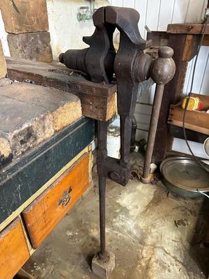 Blacksmith Post Vise (see description)