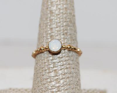 Size 8Â¼ Single Round Irridescent Moonstone Ring with Gold Tone Rope Style on Half Band (1.5g)