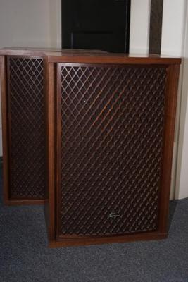 VINTAGE SANSUI SPEAKERS SP-1700 IN WALNUT CABINET
