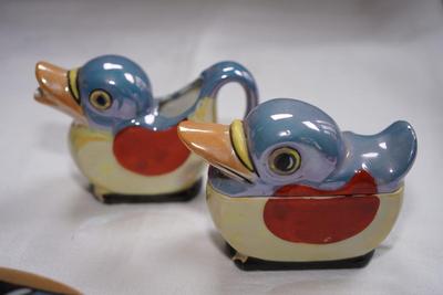 ART DECO 1920's-30's JAPANESE TAKITA PORCELAIN LUSTERWARE LUNCHEON SET FOR SIX PLUS CRM & SUGAR BIRD FIGURES.