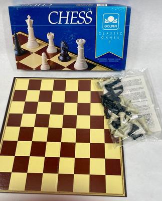 Chess Set Boardgame NIB