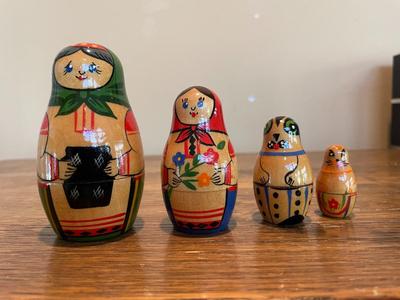 The Old Lady Who Swallowed A Spider Matryoshkas/Russian Nesting Dolls Set