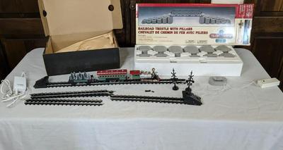 Lemax Village Express & Railroad Trestle w/ Pillars