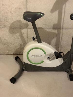 WESLO PURSUIT 350 EXERCISE BIKE AND JUMP ROPE