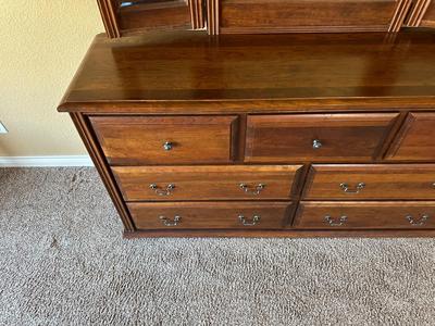 WOODLEYS 7 DRAWER DRESSER WITH TRI-FOLD MIRROR