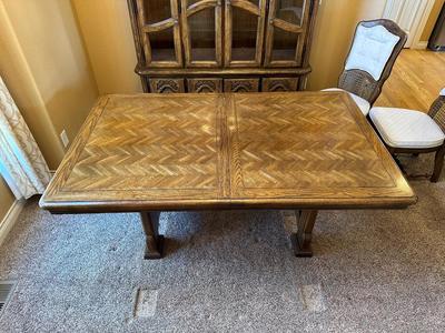 BEAUTIFUL â€œAMERICAN OF MARTINSVILLEâ€ DINNER TABLE W/ 6 CHAIRS