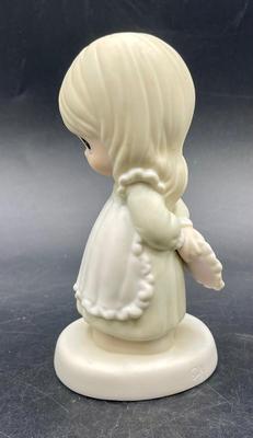Precious moments GOD IS LOVE DEAR VALENTINE figurine