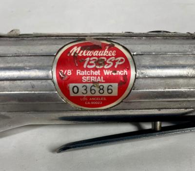 Milwaukee 3/8” Pneumatic Air Ratchet Wrench
