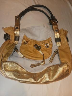 B MAKOWSKY LIKE NEW LEATHER PURSE