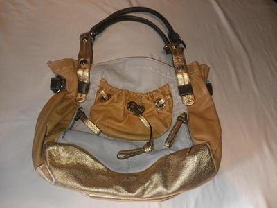 B MAKOWSKY LIKE NEW LEATHER PURSE