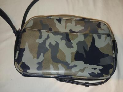 G.I.L.L. GOT IT LOVE IT LEATHER PURSE