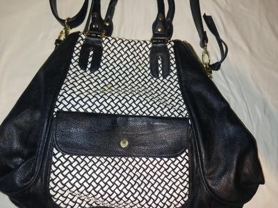 BIG BUDDHA LEATHER PURSE WITH SILK LINING