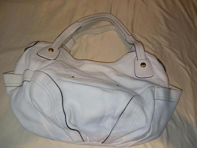 B MAKOWSKY CREAM LEATHER PURSE