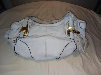 B MAKOWSKY CREAM LEATHER PURSE