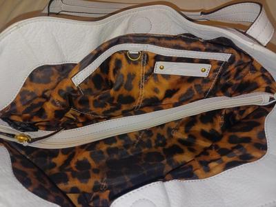 B MAKOWSKY CREAM LEATHER PURSE