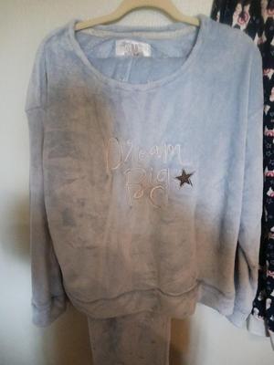 LIKE NEW THE ORIGINAL MUK LUKS AND ANOTHER PAIR OF 2 PIECE PAJAMAS SIZE XL