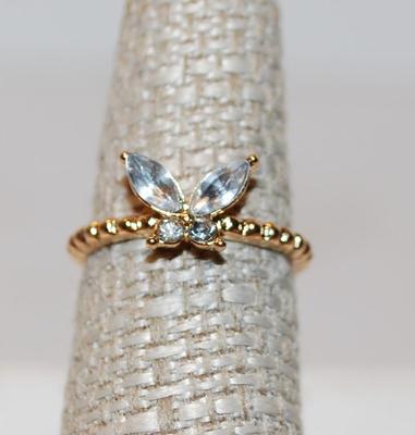Size 6Â¾ Butterfly Shape Ring with Clear Stones Accents on a Deep Gold Tone Band (1.6g)