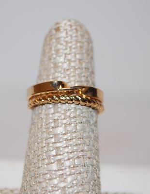 Size 7 & 8Â½ Set of 2 Rings with Open Bands in Gold Tone Color (2.8g)