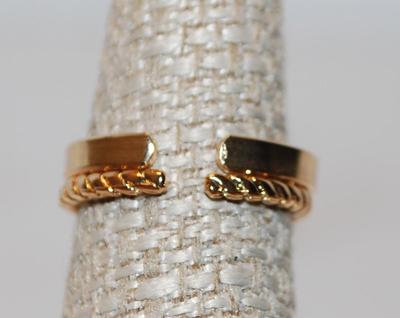 Size 7 & 8½ Set of 2 Rings with Open Bands in Gold Tone Color (2.8g)