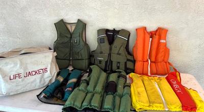 Life Jacket Lot Of 6 & Carry Bag