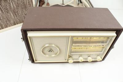Vintage Wards Airline Model 1047A Suitcase Radio and Record Player