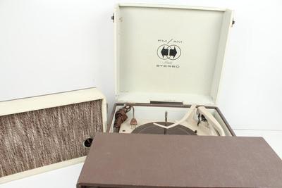 Vintage Wards Airline Model 1047A Suitcase Radio and Record Player