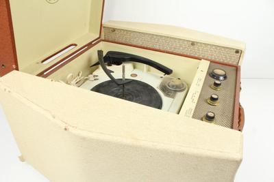 Vintage Emerson Model 902 Suitcase Radio and Record Player