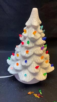 White Ceramic Lighted Christmas Tree (BS-MG)