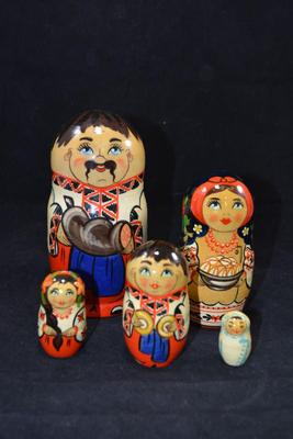 Set of 5 Russian Family Nesting Dolls 6.5