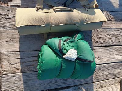 Dupont Dacron Hollofil808 sleeping bag with Dillon Precision bedroll cushion