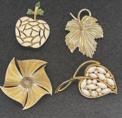 Lot of 4 Vintage Jewelry Pins in fair to good condition