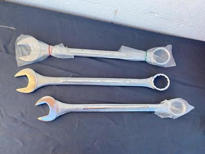 Large sized 1-5/8â€, 1-1/2â€ & 1-3/8â€ Wrenches