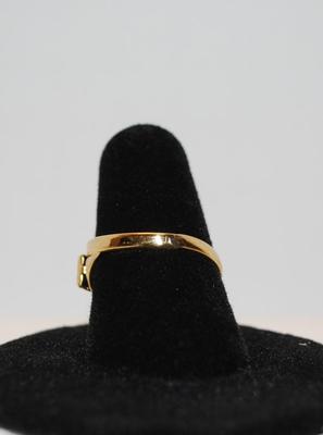 Size: 6 Italian Square Blue Stones and Round Clear Stones Zirconia on Yellow Gold Band (2.0g)