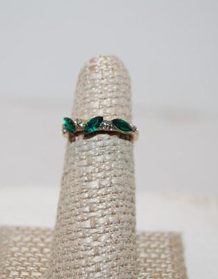 Size 5-----3 Offset Position Marquis Cut Green Stones Ring with Clear Accents Stones (1.9g)
