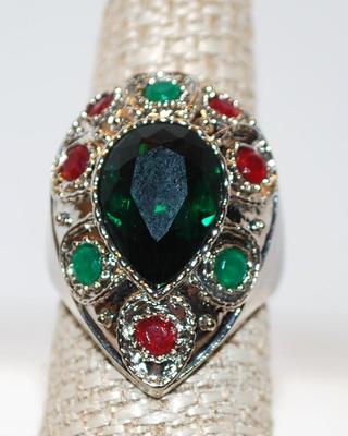 Size 8¼ Large Colorful Teardrop Shaped Ring with Red & Green Stone Surround and Pear Green Main Stone (10.4g)