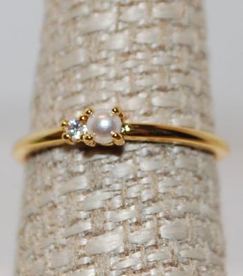 Size 6¼ Classic Pearl & CZ Ring on a 14k Gold Plated Band (1.0g)