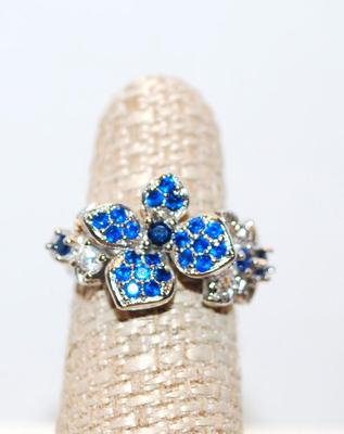 Size 6 Clover Leaf Flower Ring with .925 Silver Plated Band + 24 Blue Stones (4.1g)