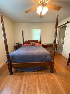 Mahogany Queen Size Canopy Bed (Some Damage, See Decription)
