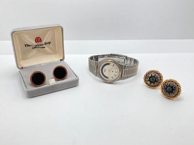 LOT 153: Seiko Watch and Two Pair of Vintage Cufflinks