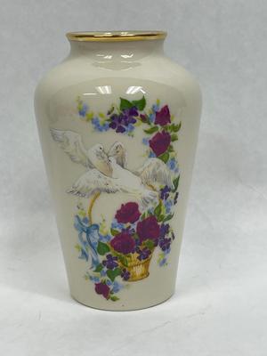 Lenox Birds of Love limited edition Vase made in USA