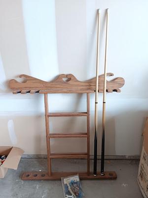 Wooden Pool que rack - holder - Billard organizing wall mount shelf with two pool Ques.