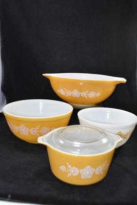 Vintage PYREX Assorted ‘Butterfly Gold’ Mixing Bowls, More