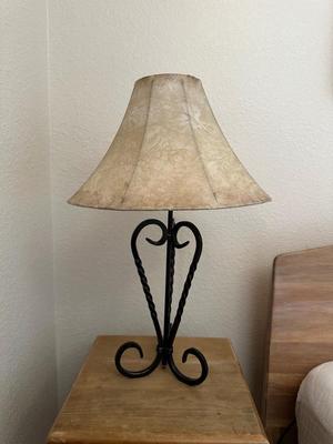 NIGHTSTAND WITH LAMP