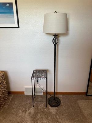 FLOOR LAMP, DOOR MIRROR AND TABLE/PLANT STAND