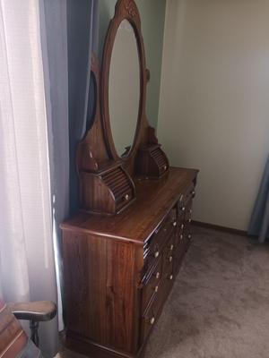 6 DRAWER DRESSER WITH MIRROR AND HIDDEN STORAGE COMPARTMENTS