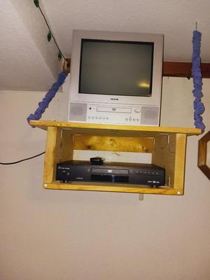 APEX COMBO TV/DVD PLAYER AND SAMSUNG DVD PLAYER W/REMOTE