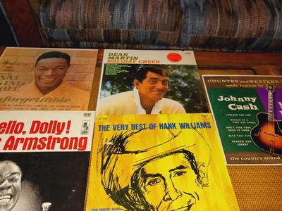 JOHNNY CASH, LOUIS ARMSTRONG, HANK WILLIAAMS AND MORE VINYL RECORD ALBUMS